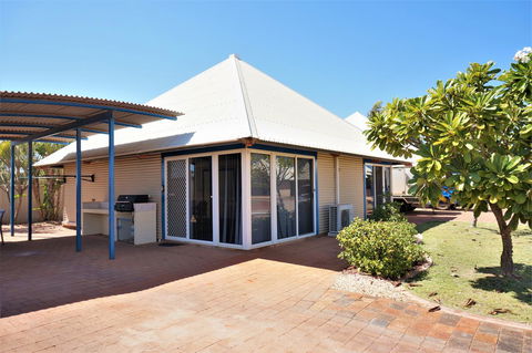 Osprey Holiday Village Unit 108 - Australian Directory 18