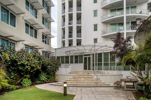Bunbury Hotel Koombana Bay - Australian Directory 40