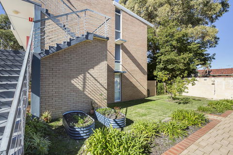 Cottesloe Tree Top Studio - Executive Escapes - Australian Directory 9