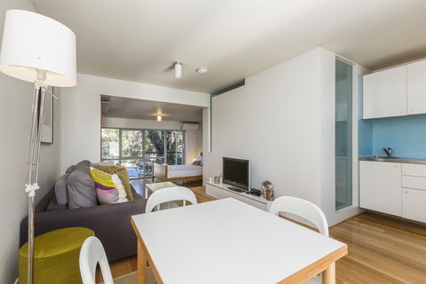 Cottesloe Tree Top Studio - Executive Escapes - Australian Directory 1