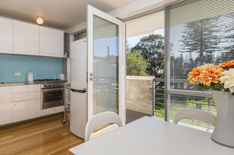 Cottesloe Tree Top Studio - Executive Escapes - Australian Directory 5