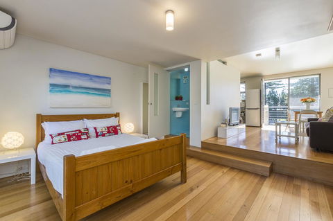 Cottesloe Tree Top Studio - Executive Escapes - Australian Directory 0
