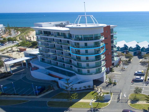 A 406 FANTASTIC OCEAN BEACH And MARINA VIEW APT - MANDURAH - Australian Directory 24