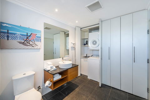 A 406 FANTASTIC OCEAN BEACH And MARINA VIEW APT - MANDURAH - Australian Directory 15