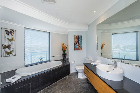 A 406 FANTASTIC OCEAN BEACH And MARINA VIEW APT - MANDURAH - Australian Directory 14