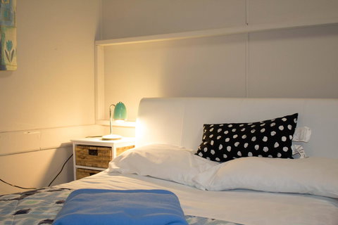 Esperance YHA - Australian Directory 17