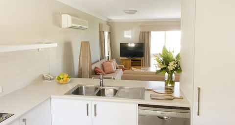 The Marina Hotel - Mindarie - Australian Directory 24