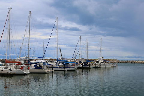 The Marina Hotel - Mindarie - Australian Directory 14