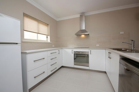 The Marina Hotel - Mindarie - Australian Directory 8