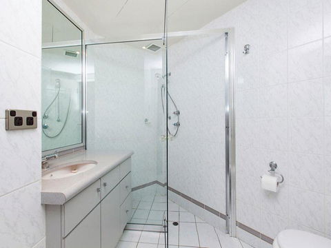 Beachfront Penthouse & Huge Terrace - Australian Directory 11