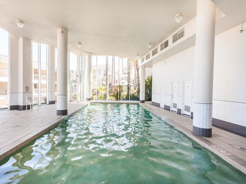 Beachfront Penthouse & Huge Terrace - Australian Directory 10