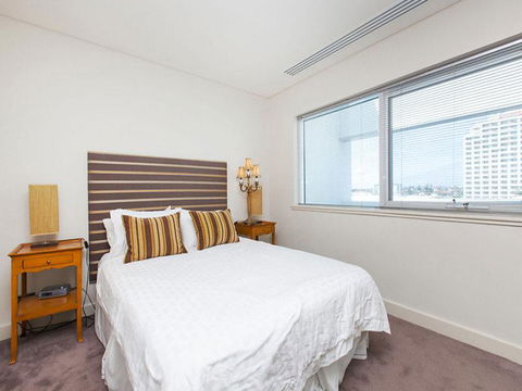 Beachfront Penthouse & Huge Terrace - Australian Directory 8