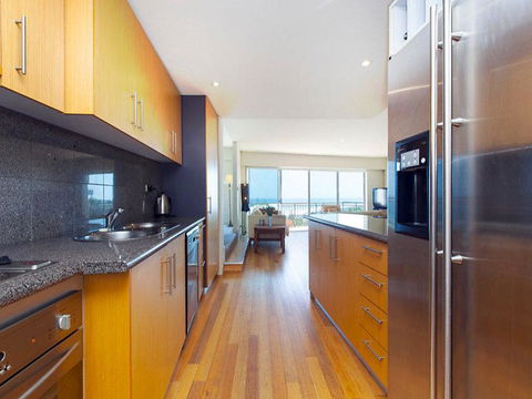 Beachfront Penthouse & Huge Terrace - Australian Directory 3