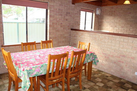 Kestrel Chalets - Australian Directory 20