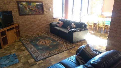 Kestrel Chalets - Australian Directory 6