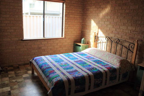 Kestrel Chalets - Australian Directory 12