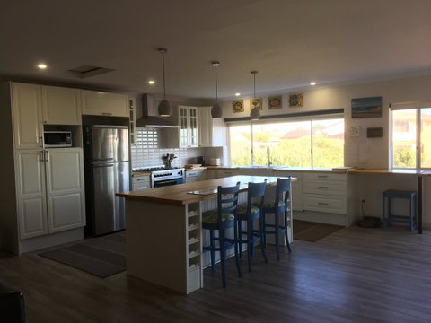 Halls Head Beach House - Australian Directory 4