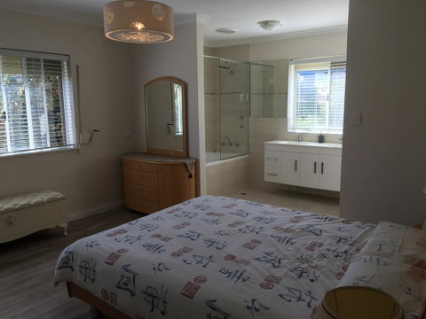Halls Head Beach House - Australian Directory 6