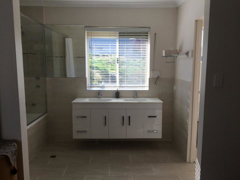 Halls Head Beach House - Australian Directory 7