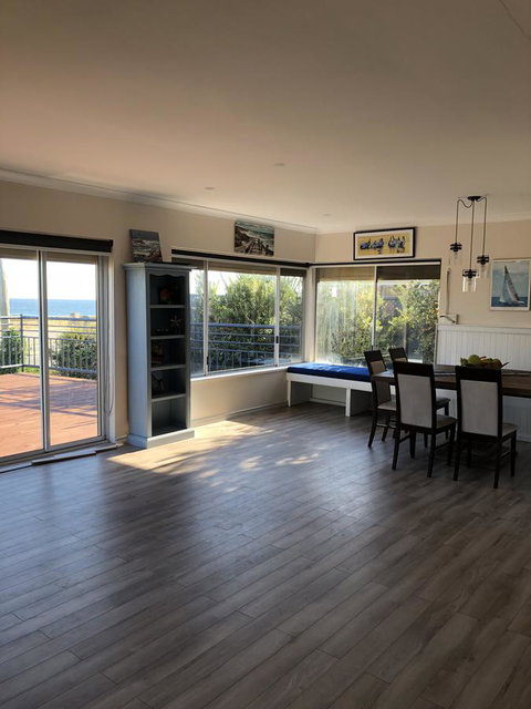 Halls Head Beach House - Australian Directory 3