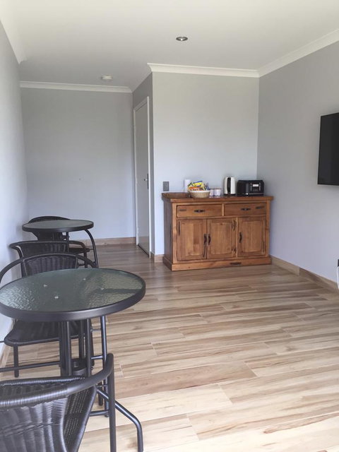 Eagle Bay House - Australian Directory 11