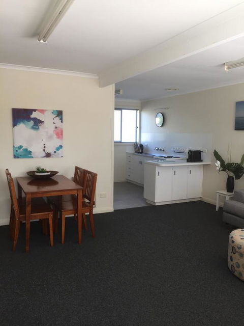 Old Pier Apartments - Australian Directory 1