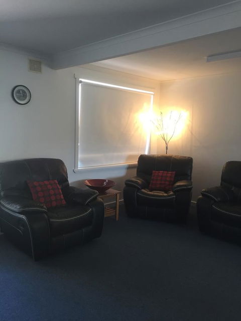 Old Pier Apartments - Australian Directory 12