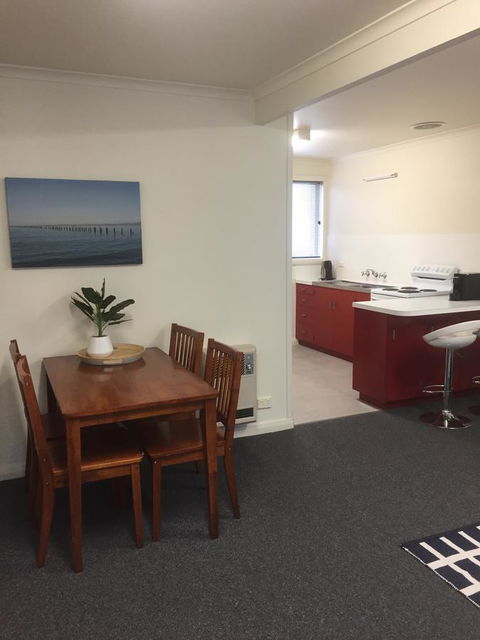 Old Pier Apartments - Australian Directory 5