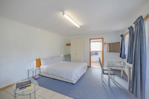 Queechy Motel - Australian Directory 3