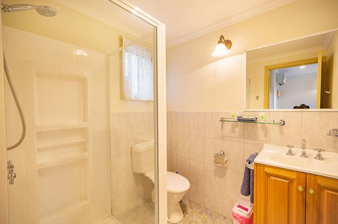 Queechy Motel - Australian Directory 31