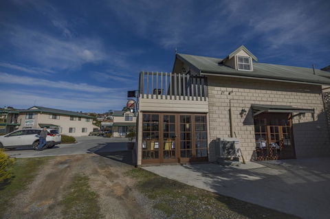 Queechy Motel - Australian Directory 11