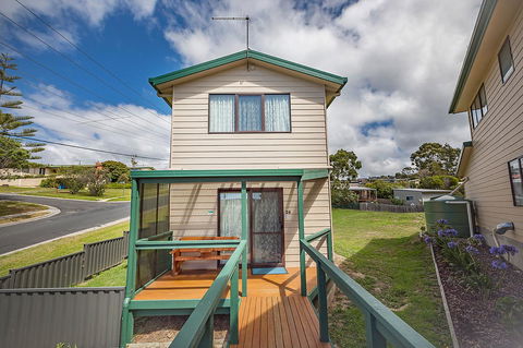 Queechy Motel - Australian Directory 34