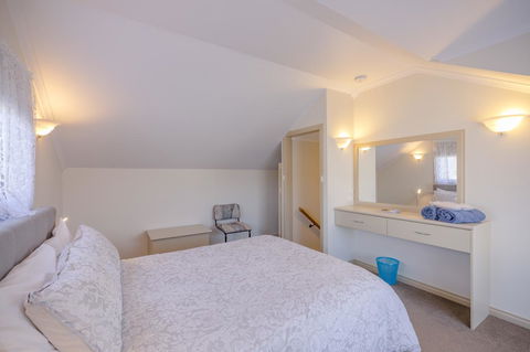 Queechy Motel - Australian Directory 22