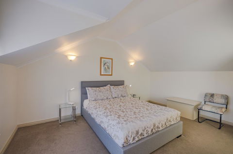 Queechy Motel - Australian Directory 15