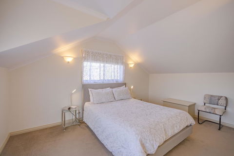 Queechy Motel - Australian Directory 23