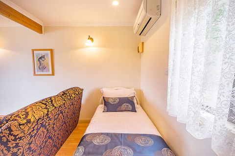 Queechy Motel - Australian Directory 43