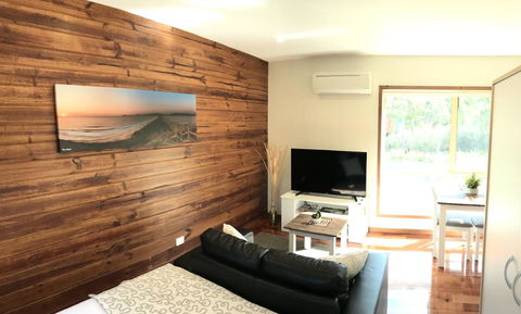 Loma Cottages - Australian Directory 2