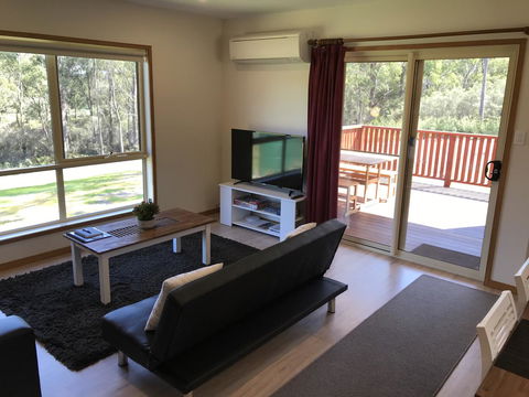 Loma Cottages - Australian Directory 1