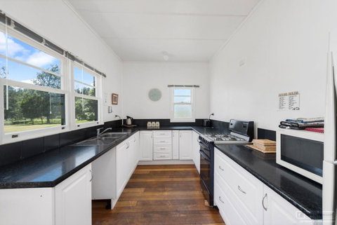 Giants Table And Cottages - Australian Directory 28