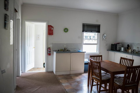 Giants Table And Cottages - Australian Directory 30