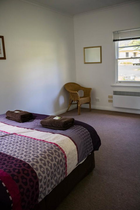 Giants Table And Cottages - Australian Directory 6