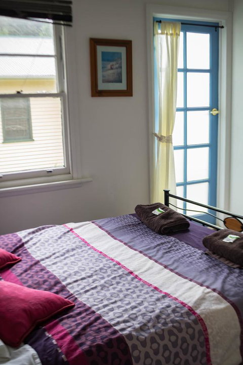 Giants Table And Cottages - Australian Directory 15