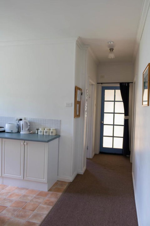 Giants Table And Cottages - Australian Directory 19