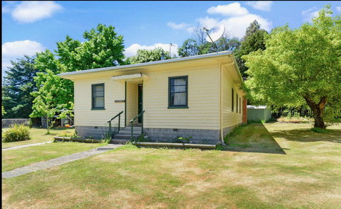 Giants Table And Cottages - Australian Directory 2