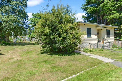 Giants Table And Cottages - Australian Directory 26