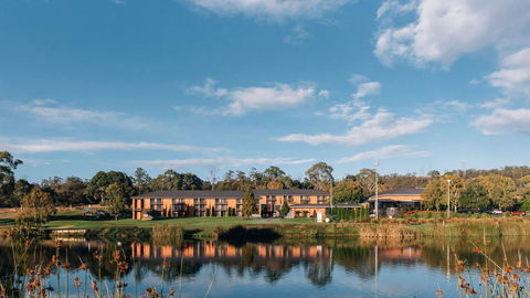 Country Club Tasmania - Australian Directory 6