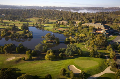 Country Club Tasmania - Australian Directory 34