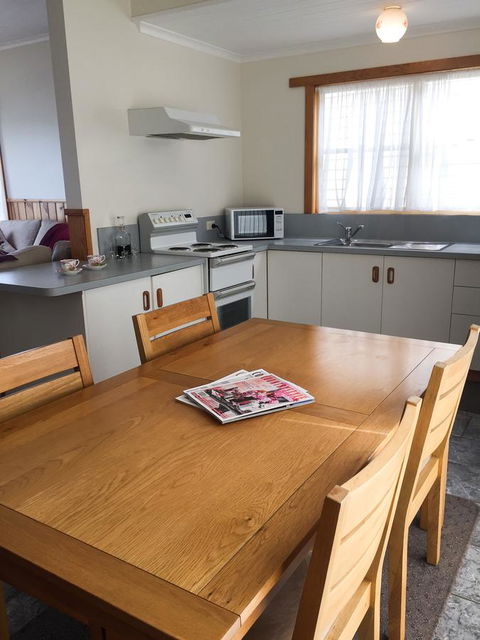 Stanley Hotel & Apartments - Australian Directory 20