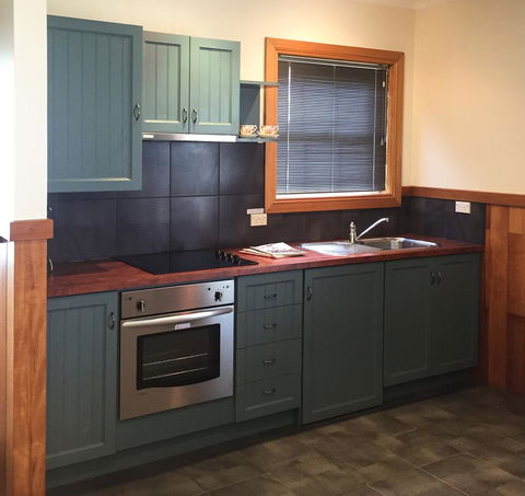 Stanley Hotel & Apartments - Australian Directory 2