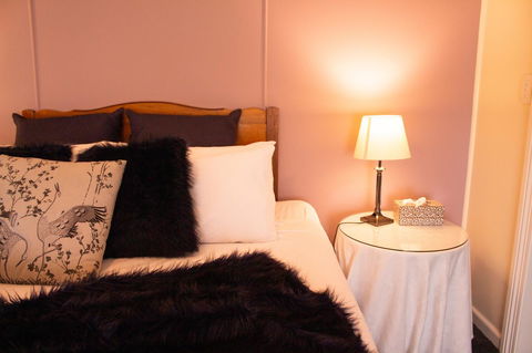 Stanley Hotel & Apartments - Australian Directory 14